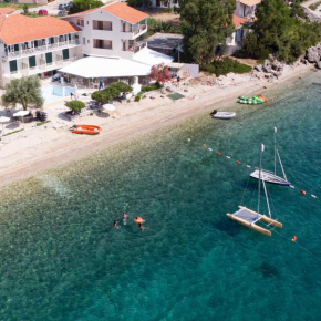 Nikiana Beach Club